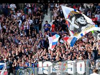 Le parcage des supporters lyonnais, dimanche dernier à Toulouse.