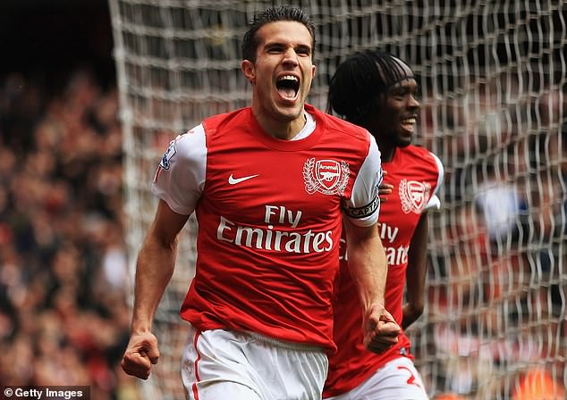 Robin van Persie est devenu une icône à Arsenal après avoir été snobé par Tottenham en tant que jeune joueur.