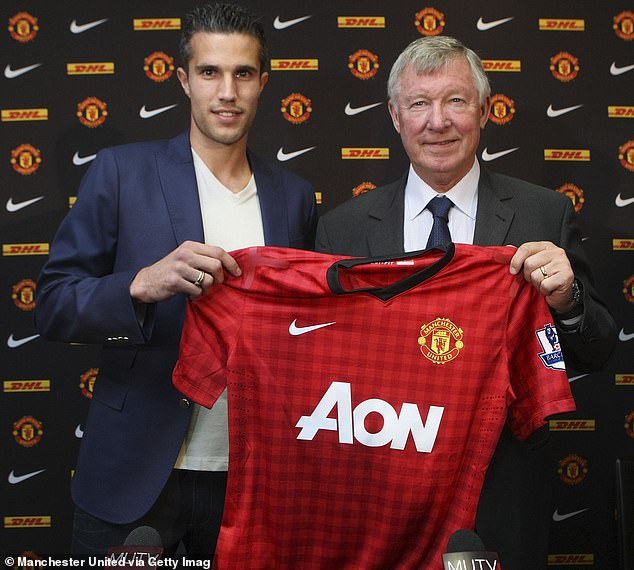 Van Persie a rapidement quitté Arsenal pour rejoindre Manchester United, où il a remporte le titre de Premier League.