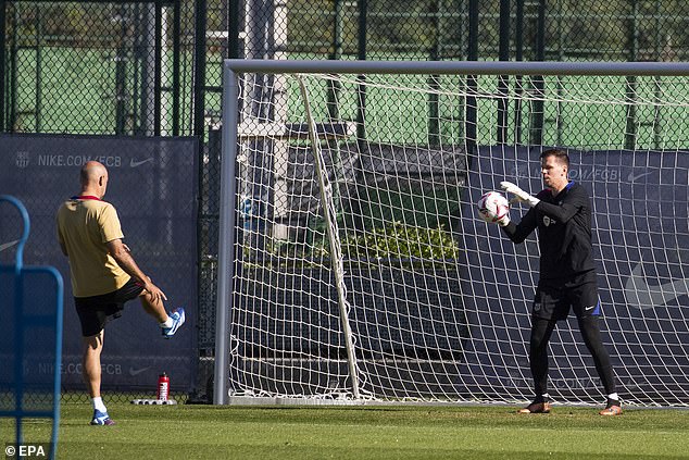 Le gardien a été aperçu lors d'un entraînement à la Ciutat Esportiva Joan Gamper samedi.