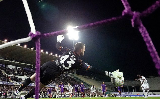 L'ancien gardien de Manchester United a sauvé deux penalties contre l'AC Milan