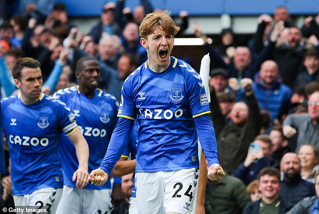 Gordon a joué un rôle crucial pour Everton lors de la saison 2021-2022