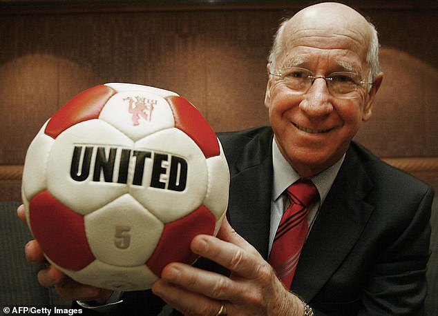 Sir Bobby Charlton est considéré comme l'un des plus grands joueurs à avoir évolué pour Manchester United et l'équipe d'Angleterre.