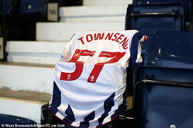 Hommage à Mark Townsend au stade Hawthorns