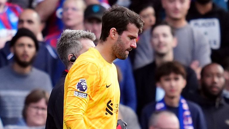 Alisson Becker quitte le terrain avec une blessure contre Crystal Palace