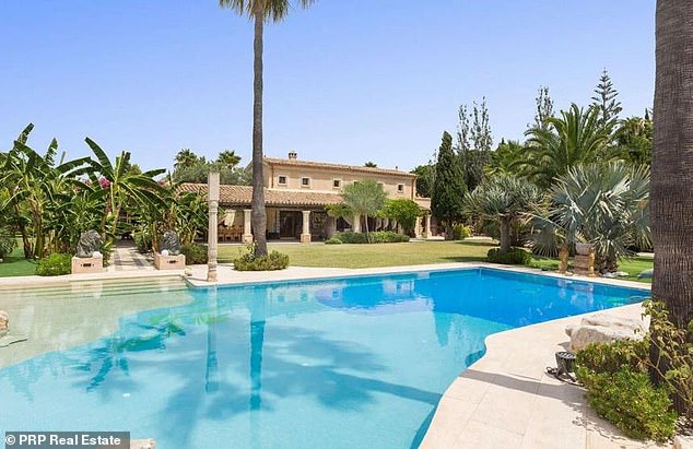 Klopp était installé dans sa villa de luxe de 3,4 millions d'euros à Mallorca, qu'il a rénovée