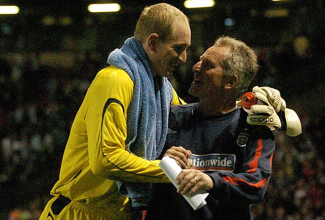 Chris Kirkland avec le maillot anglais