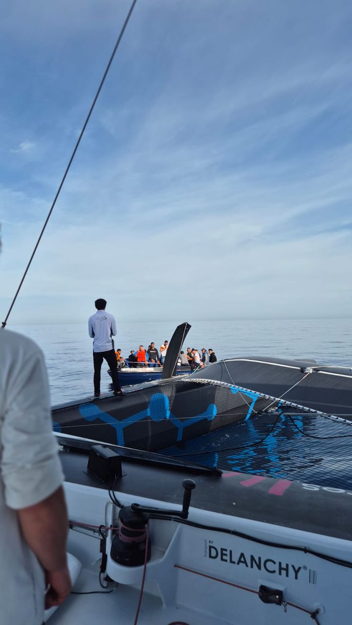 Bateau d migrents en difficulté