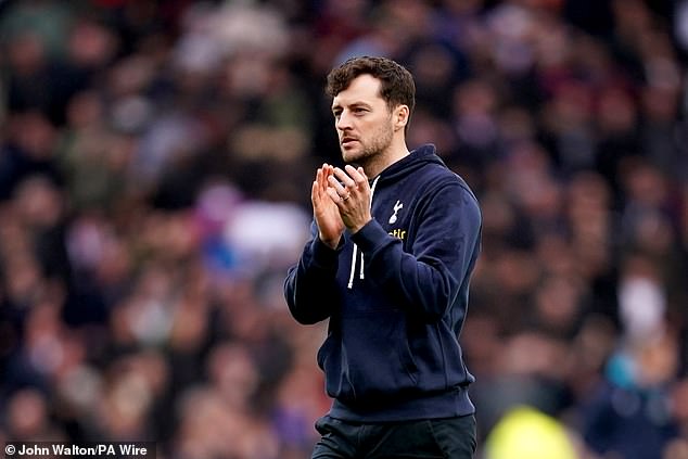 Ryan Mason staying at Spurs