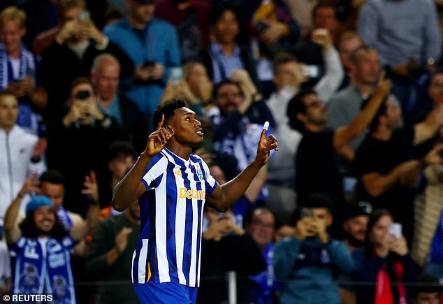 Samu Omorodion lors d'un match avec Porto