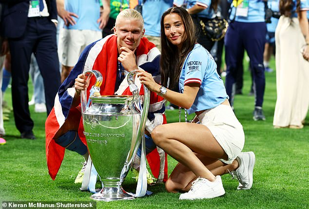 Isabel Haugseng Johansen lors des célébrations avec Haaland