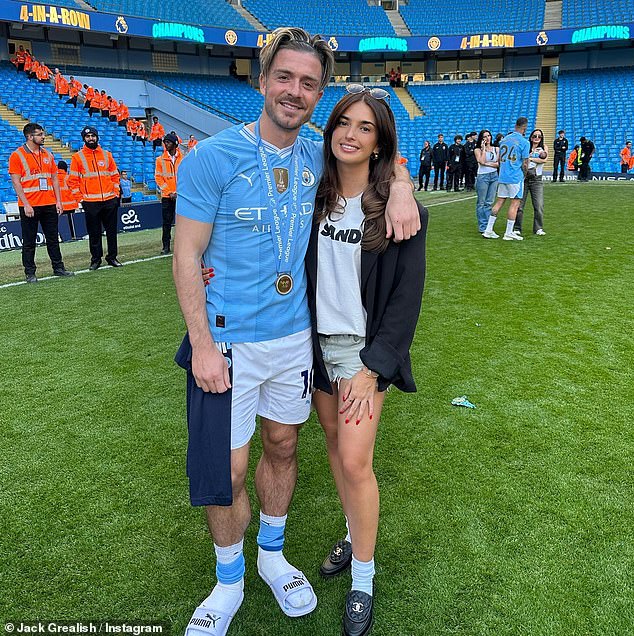 Jack Grealish et Sasha Attwood avec leur fille