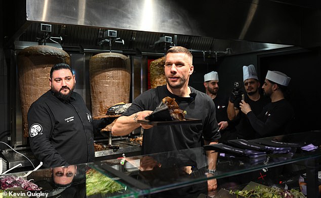 Le succès commercial de Podolski dans le secteur de la restauration.