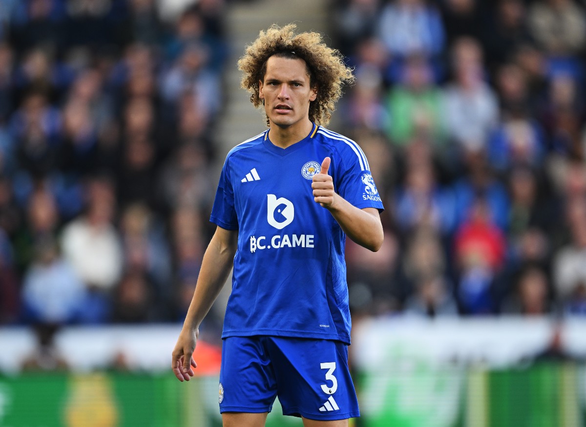 Wout Faes en action pour Leicester City