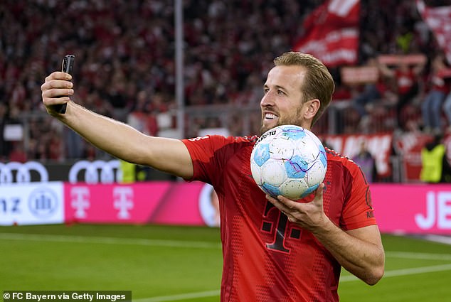 Harry Kane a marqué un triplé contre le VfB Stuttgart