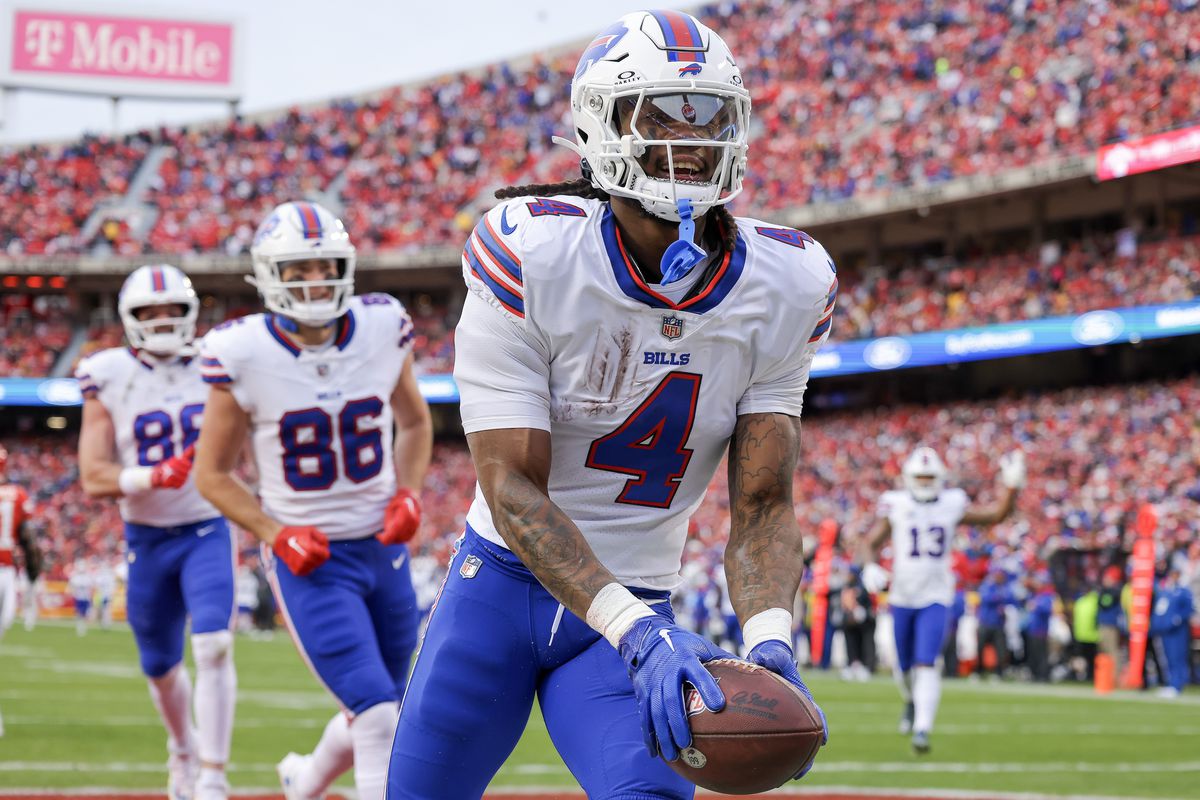 James Cook réagit après un touchdown pendant le match contre les Kansas City Chiefs