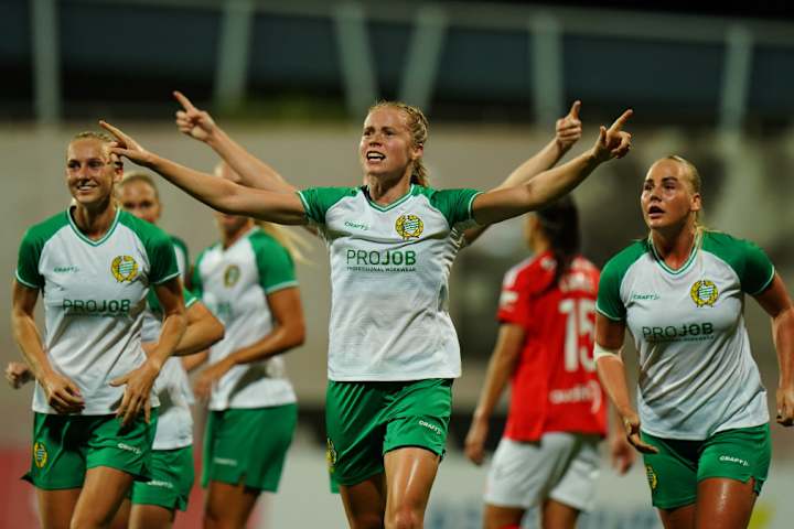 Vilde Hasund, Asato Miyagawa, Emilie Joramo, Julie Blakstad, Cathinka Tandberg