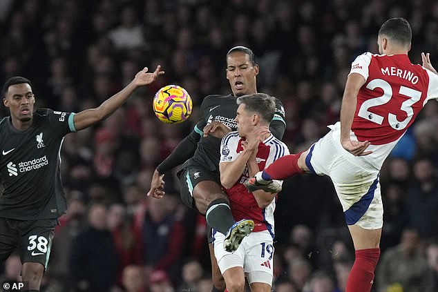 Arsenal et Liverpool ont fait match nul 2-2 au Emirates Stadium dimanche