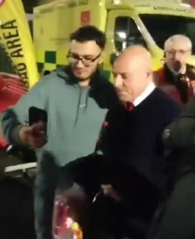 Sir Dave Brailsford avec les fans à Old Trafford