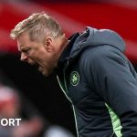 Angleterre écrase l'Irlande 5-0 : Hallgrimsson sous le choc