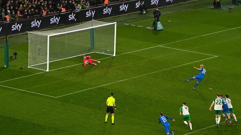 Caoimhin Kelleher brille avec un doublé d'arrêts pour l'Irlande