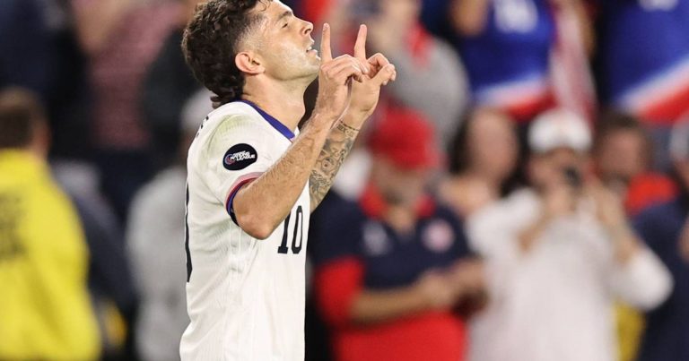 Christian Pulisic célèbre un but par une danse de Trump