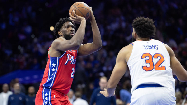 Embiid peine lors de son retour face aux Knicks, avenir incertain