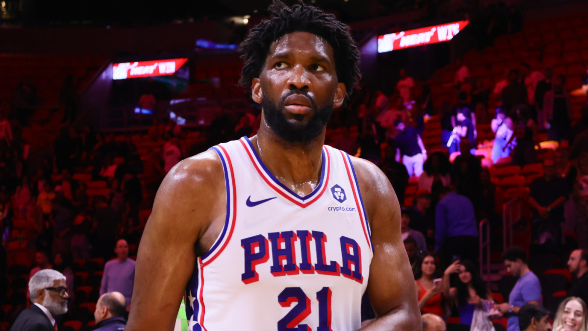 Joel Embiid absent : mise à jour sur sa blessure au genou