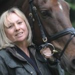 Karen Wiltshire : Lutte d'une Jockey face à l'Abus dans les Courses