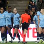 Man City s'impose 2-1 contre Hammarby et atteint les quarts de finale