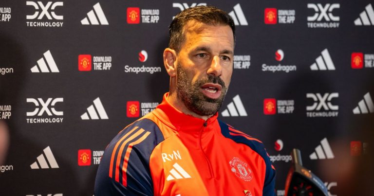 Manchester United : Ruud van Nistelrooy plaide pour Amorim