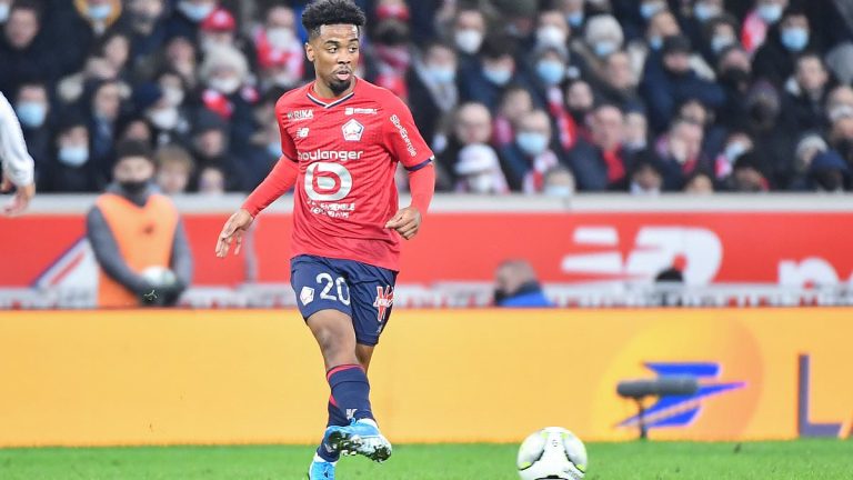 Manchester United vise un retour d'Angel Gomes cet été