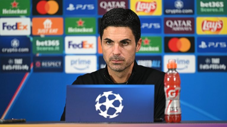 Mikel Arteta fustige les décisions d'arbitrage après la défaite d'Arsenal