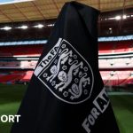 Protestation à Wembley sur la politique transgenre du football