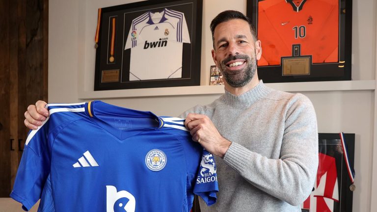 Ruud van Nistelrooy nommé entraîneur de Leicester City