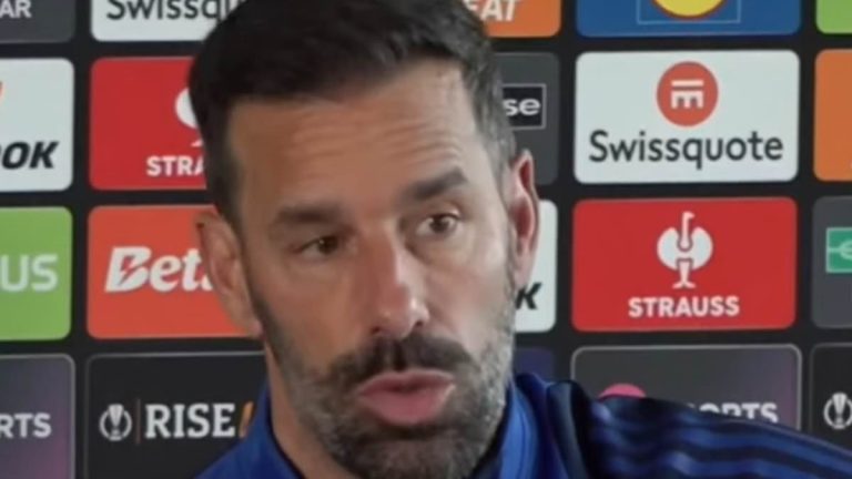 Van Nistelrooy sans nouvelles du nouveau coach Amorim