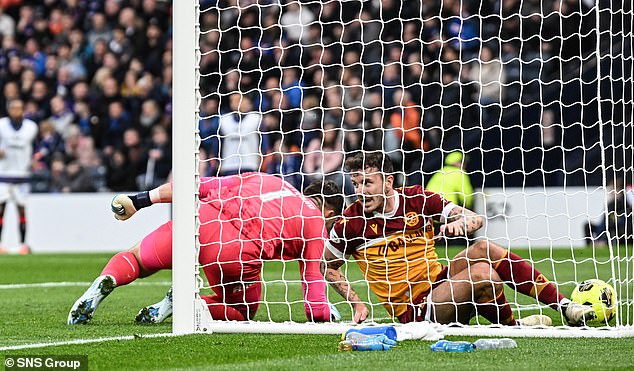 Andy Halliday ouvre le score avant d'opter pour une célébration discrète