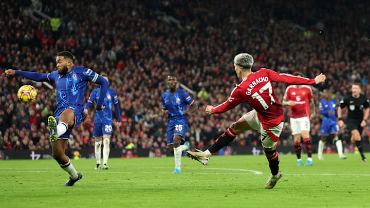 Manchester United and Chelsea played out a 1-1 draw at Old Trafford on Sunday