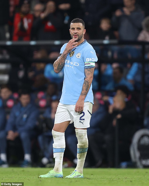 Kyle Walker a eu un match difficile alors que Manchester City était battu 2-1 par Bournemouth