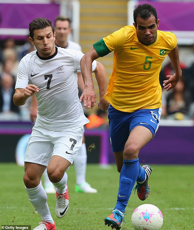 Sandro avec l'équipe nationale brésilienne en 2012