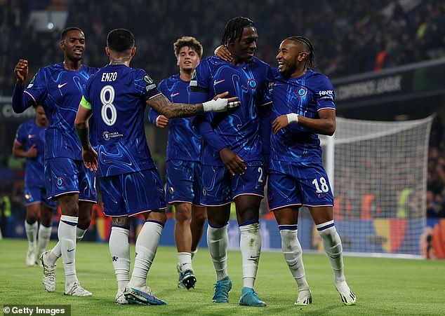 Chelsea a inscrit six buts avant la mi-temps face à Noah, remportant le match 8-0