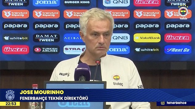 Mourinho critique l'arbitrage de la Super Lig