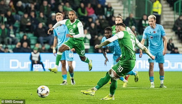 Martin Boyle rate un penalty au cours du match