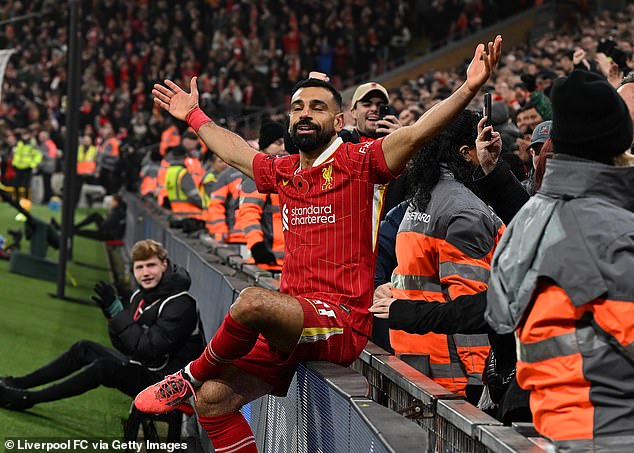 Liverpool a remporté une victoire 2-0 contre Aston Villa, prenant cinq points d'avance