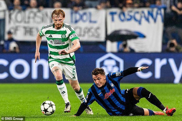 Celtic célébrant leur victoire lors d'une soirée mémorable.