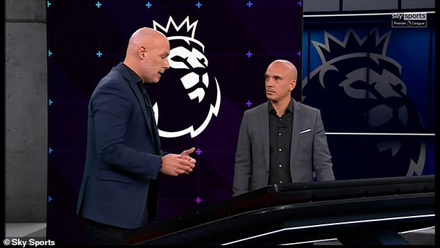 Howard Webb explique pourquoi il felt que c'était la mauvaise décision pour Michael Oliver d'envoyer David Coote au moniteur