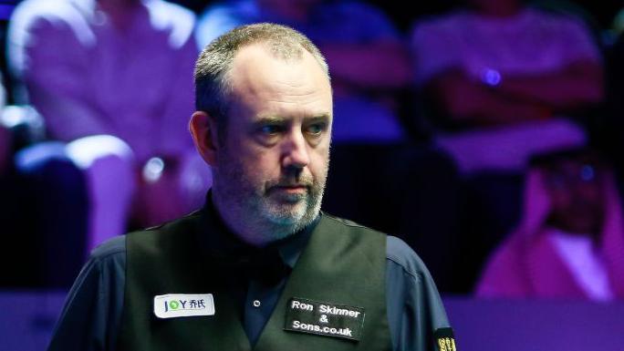 Mark Williams lors des Snooker Masters 2024 en Arabie Saoudite