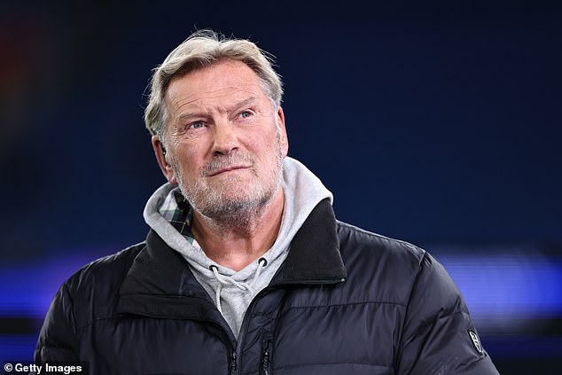 Glenn Hoddle lors de son témoignage sur ses problèmes cardiaques