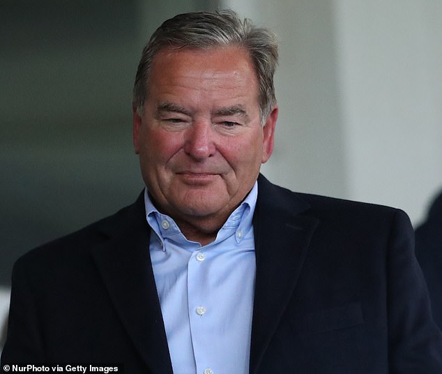 Jeff Stelling exprime des regrets de ne pas avoir quitté Sky Sports lors du licenciement de ses amis