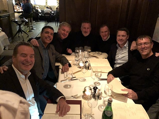 Jeff Stelling et ses amis licenciés